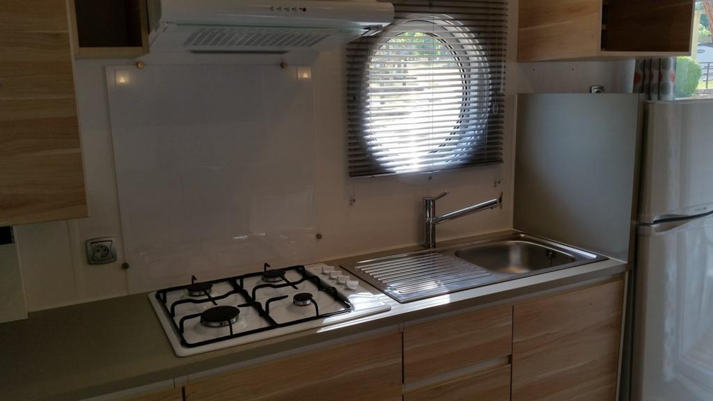 Hotel Camping Sènia Cala Canyelles à Lloret de Mar Extérieur photo