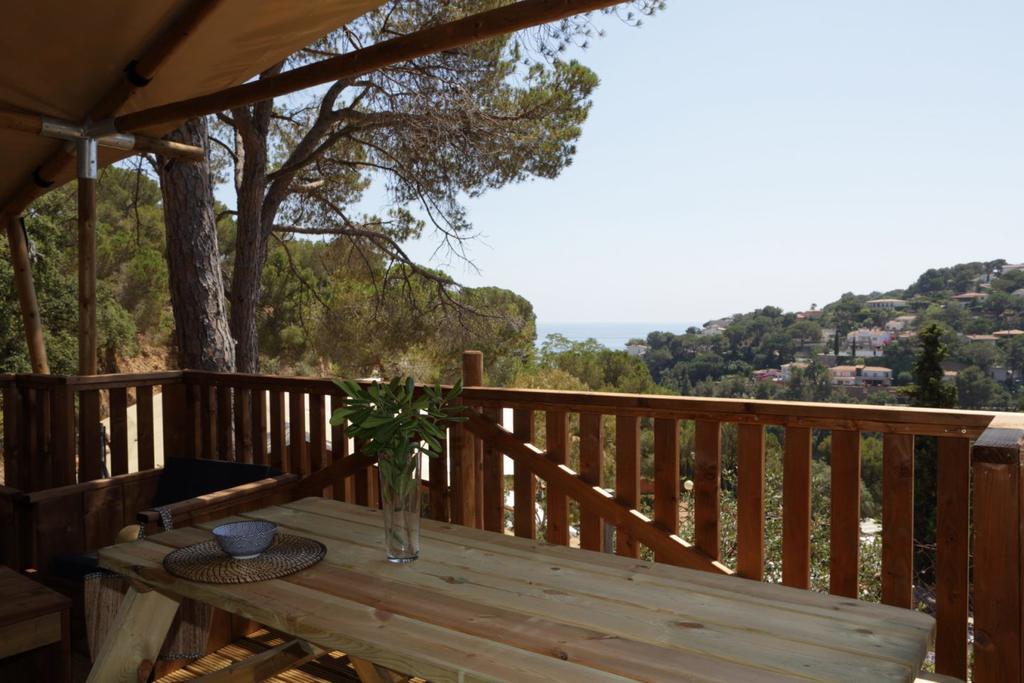 Hotel Camping Sènia Cala Canyelles à Lloret de Mar Extérieur photo